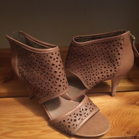 BCBGMaxAzria Shoes - BCBG Max Azria Leather Sandals Heels